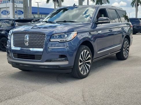 Certified 2023 Lincoln Navigator Reserve AWD/4WD image 3