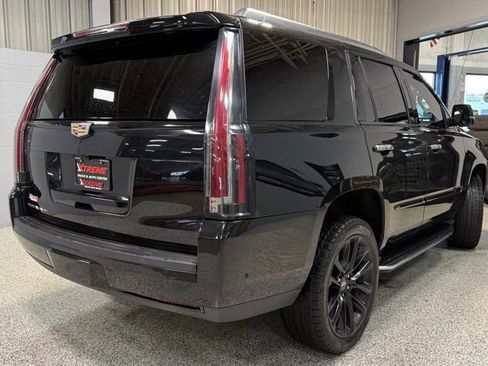 Used 2020 Cadillac Escalade Luxury w/ Escalade Sport Edition AWD/4WD image 6