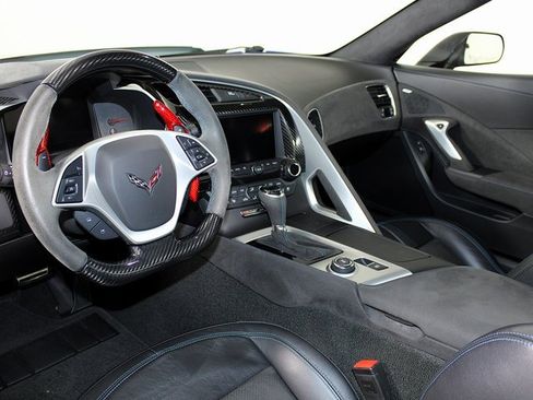 Used 2018 Chevrolet Corvette Z06 w/ Carbon 65 Edition image 13