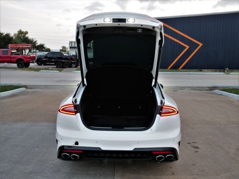 Used 2018 Kia Stinger GT2 image 7