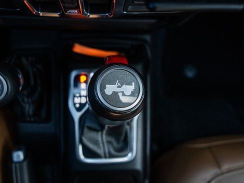 Used 2021 Jeep Wrangler Unlimited Sahara w/ Cold Weather Group image 32