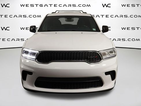 Used 2023 Dodge Durango SXT image 2