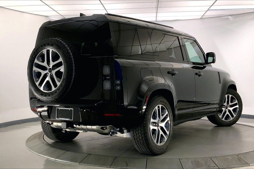Used 2026 Land Rover Defender 110 X-Dynamic SE AWD/4WD image 12