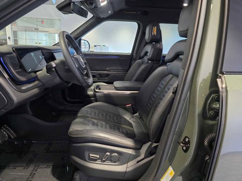 Used 2022 Rivian R1S Launch Edition image 30