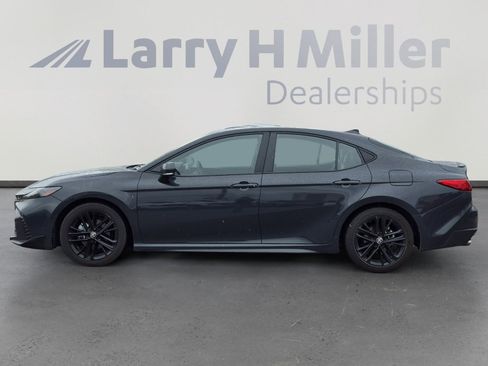 Certified 2025 Toyota Camry SE image 2