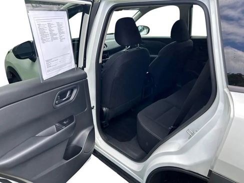 Used 2024 Nissan Rogue S FWD image 25