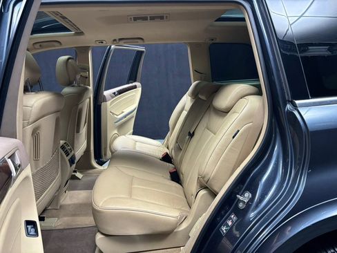 Used 2010 Mercedes-Benz GL 550 4MATIC image 33