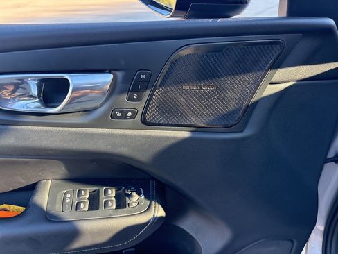 Used 2023 Volvo XC60 B5 Ultimate w/ Climate Package image 15