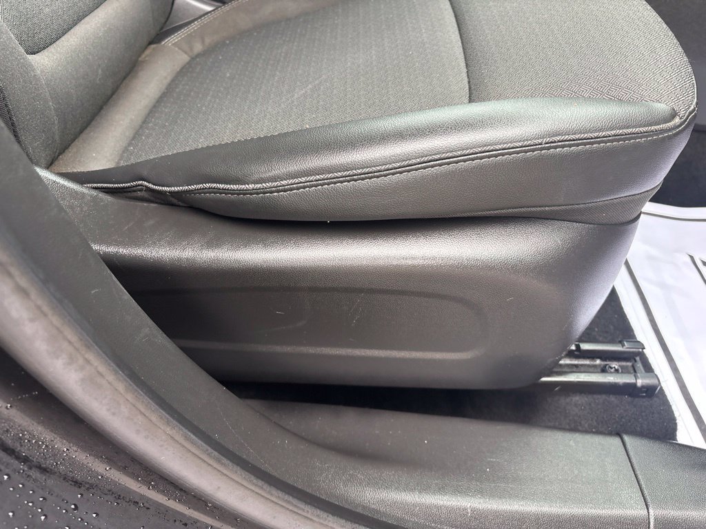 Used 2023 Buick Encore GX Select w/ Safety Package II AWD/4WD image 43