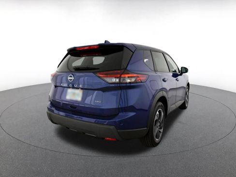 Used 2025 Nissan Rogue SV AWD/4WD image 9