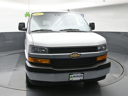 Used 2025 Chevrolet Express 3500 LT w/ LT Preferred Equipment Group RWD image 4