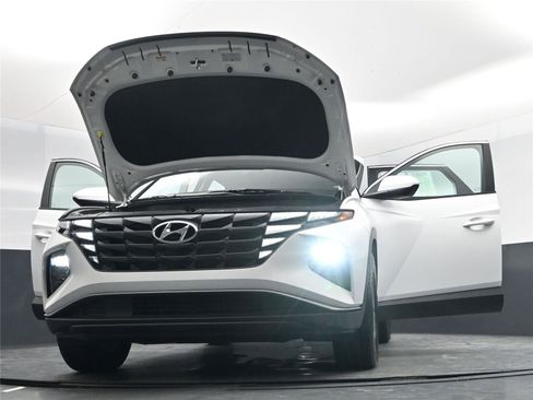 Certified 2024 Hyundai Tucson SE image 22