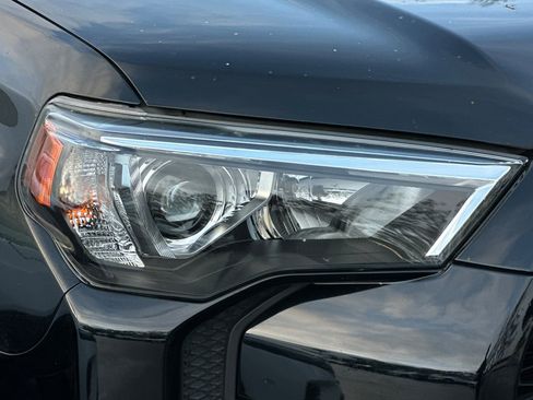 Used 2022 Toyota 4Runner SR5 Premium image 13