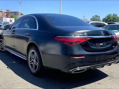 Used 2022 Mercedes-Benz S 580 4MATIC Sedan w/ AMG Line Package image 3