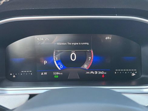 Certified 2025 Volkswagen Taos SE AWD/4WD image 14
