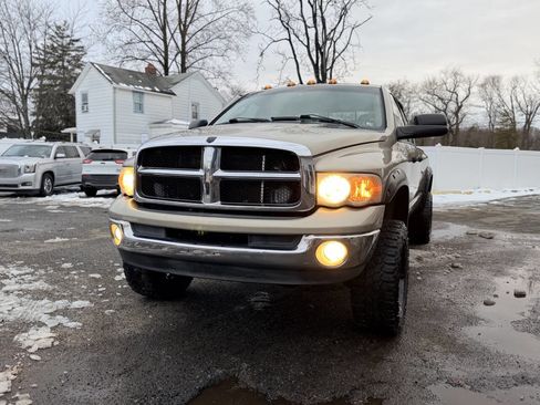 Used 2004 Dodge Ram 2500 Truck SLT w/ Trailer Tow Group AWD/4WD image 2