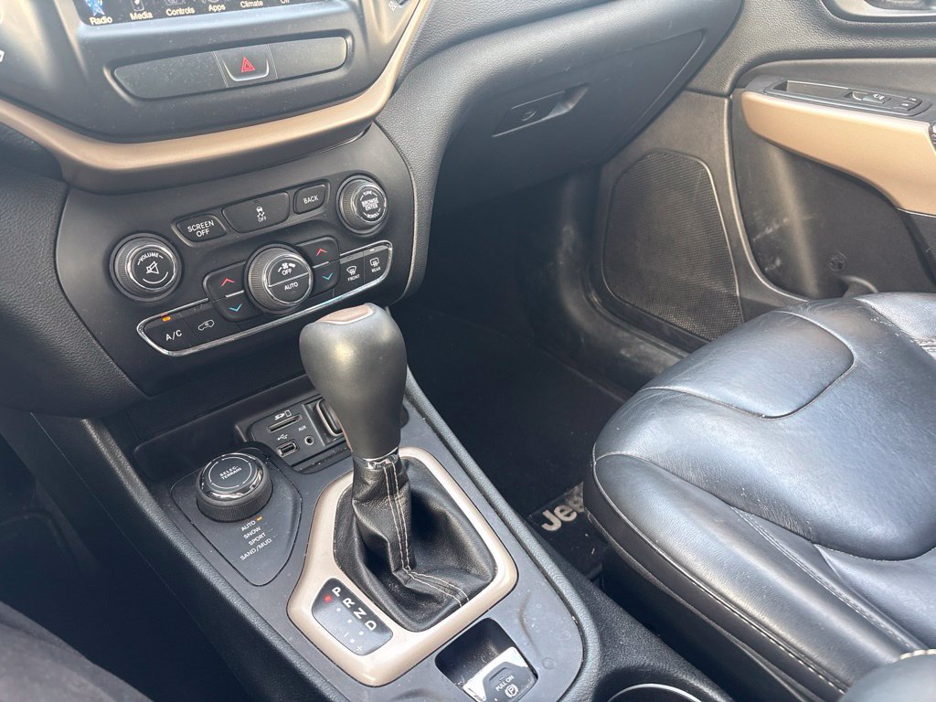 Used 2017 Jeep Cherokee Limited AWD/4WD image 21