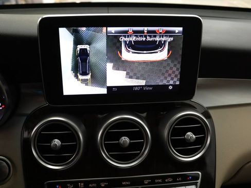 Used 2019 Mercedes-Benz GLC 300 4MATIC image 30
