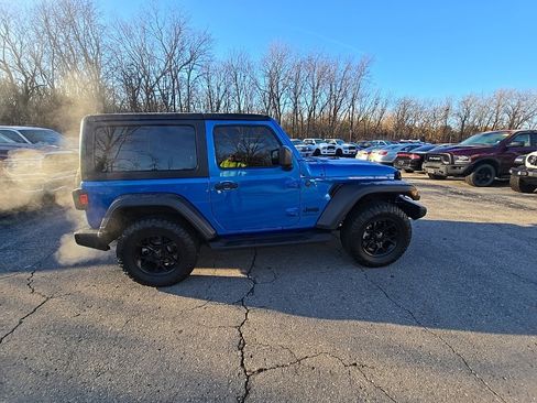 Used 2024 Jeep Wrangler Sport S image 9