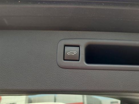 Certified 2025 Toyota Highlander XLE AWD/4WD image 45