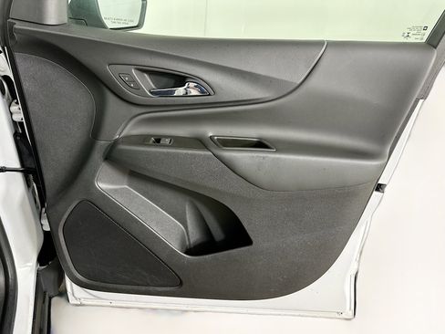 Used 2023 Chevrolet Equinox LT image 31