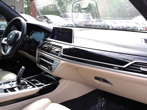 Used 2018 BMW M760i xDrive AWD/4WD image 19