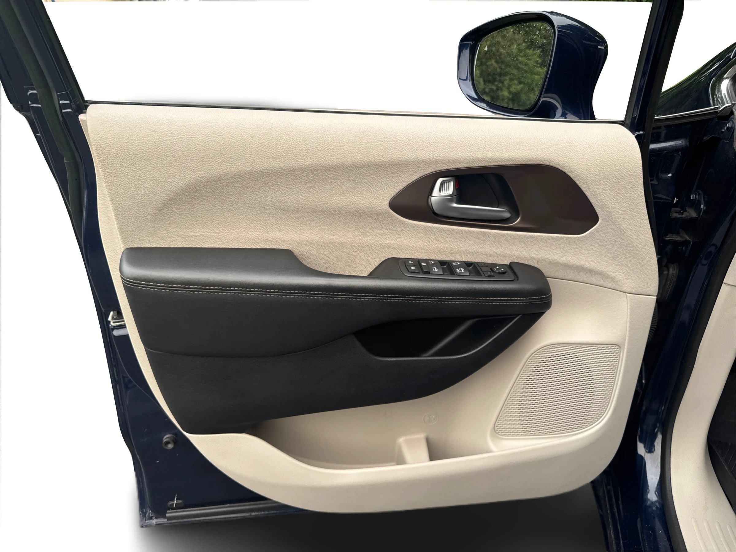 Used 2019 Chrysler Pacifica Touring-L FWD image 23