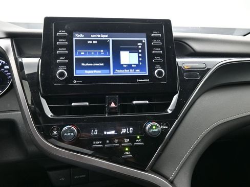 Used 2024 Toyota Camry SE FWD image 8