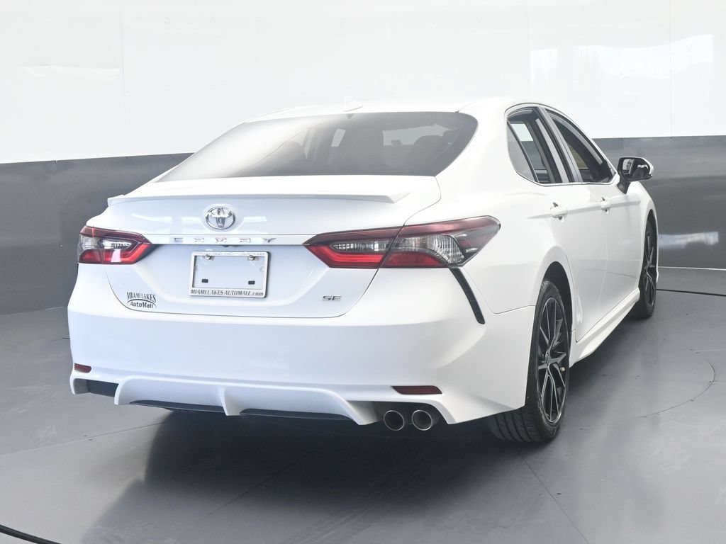 Used 2022 Toyota Camry SE w/ Convenience Package FWD image 5