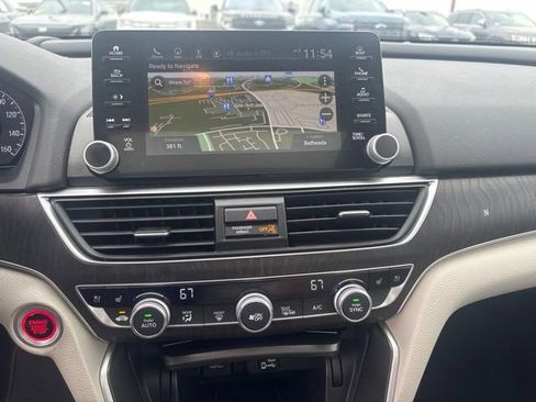 Used 2018 Honda Accord Touring image 7