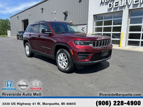 Used 2025 Jeep Grand Cherokee Laredo X w/ Luxury Tech Group I AWD/4WD image 1