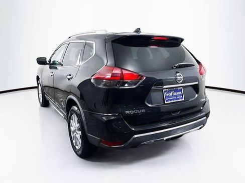 Certified 2018 Nissan Rogue SV image 6