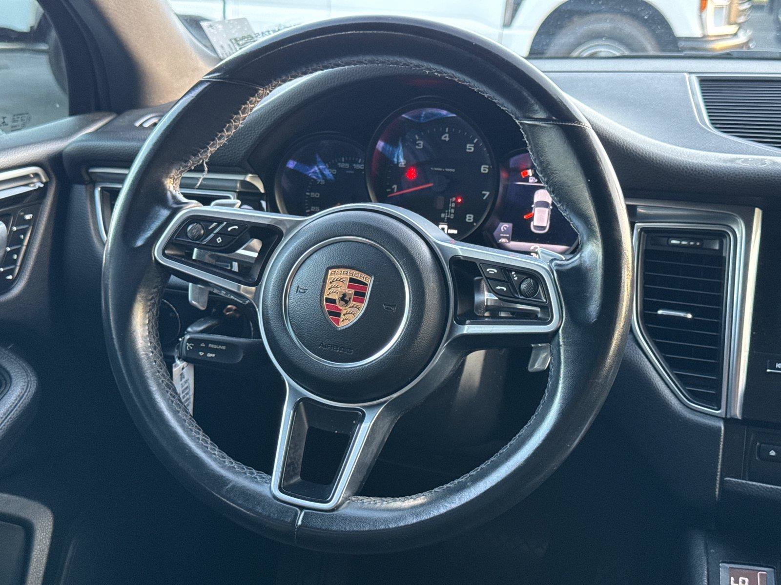 Used 2018 Porsche Macan AWD/4WD image 23