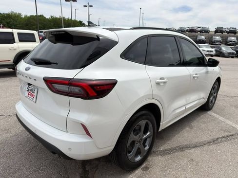 Used 2024 Ford Escape ST-Line w/ Tech Pack #1 FWD image 7