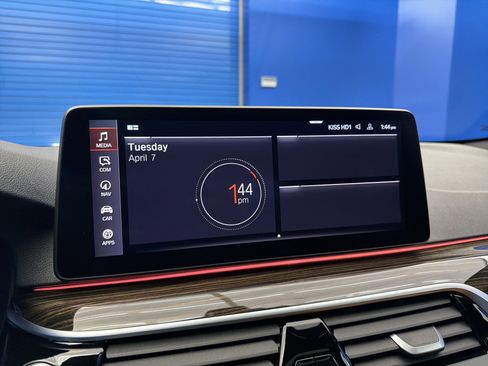 Used 2023 BMW 530i xDrive image 19