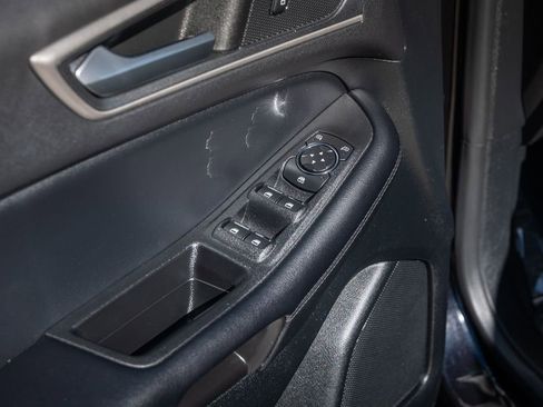 Used 2022 Ford Edge SEL w/ Convenience Package image 13