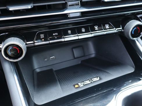 New 2026 Chevrolet Traverse Z71 w/ Enhanced Driving Package AWD/4WD image 27