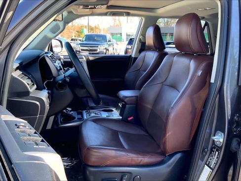 Used 2014 Toyota 4Runner Limited image 9