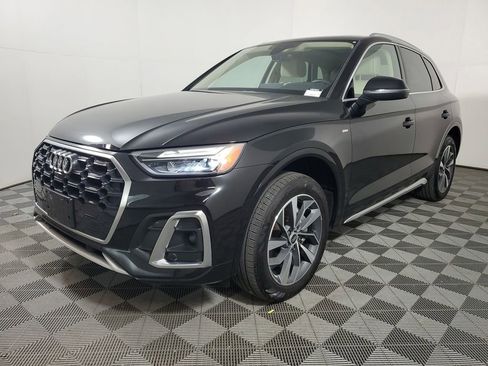 Used 2023 Audi Q5 2.0T Premium Plus w/ Premium Plus Package AWD/4WD image 3