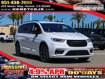 New 2026 Chrysler Pacifica Select w/ S Appearance Package