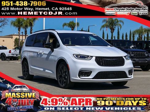New 2026 Chrysler Pacifica Select w/ S Appearance Package FWD image 1