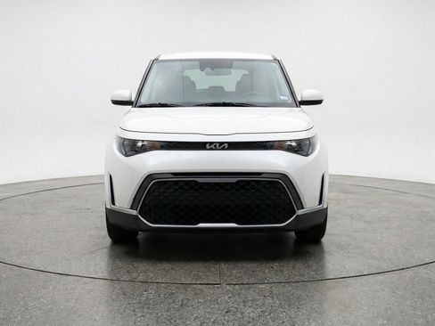Used 2025 Kia Soul LX w/ LX Technology Package FWD image 2