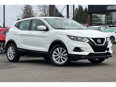 Used 2021 Nissan Rogue Sport S image 2