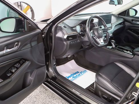 Used 2023 Nissan Altima 2.5 SL image 3