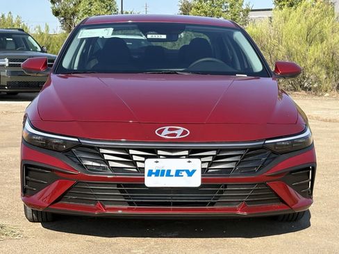 New 2025 Hyundai Elantra SE image 7