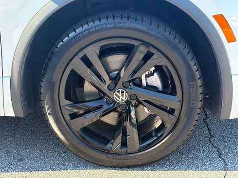Used 2023 Volkswagen Tiguan SE R-Line FWD image 14