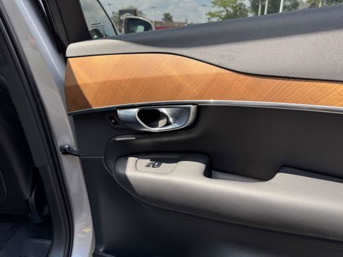 Used 2024 Volvo XC90 B5 Plus image 38