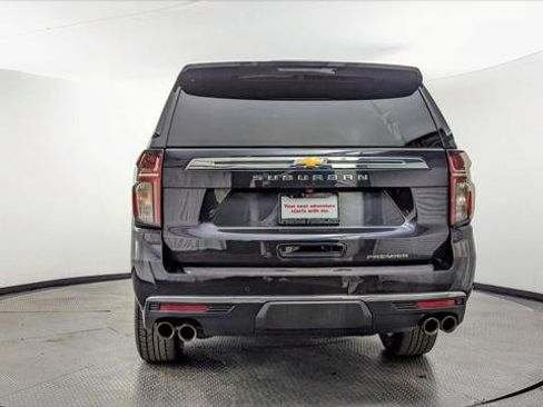Used 2023 Chevrolet Suburban Premier image 7