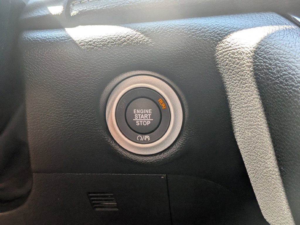 New 2027 Chrysler Pacifica Select FWD image 25