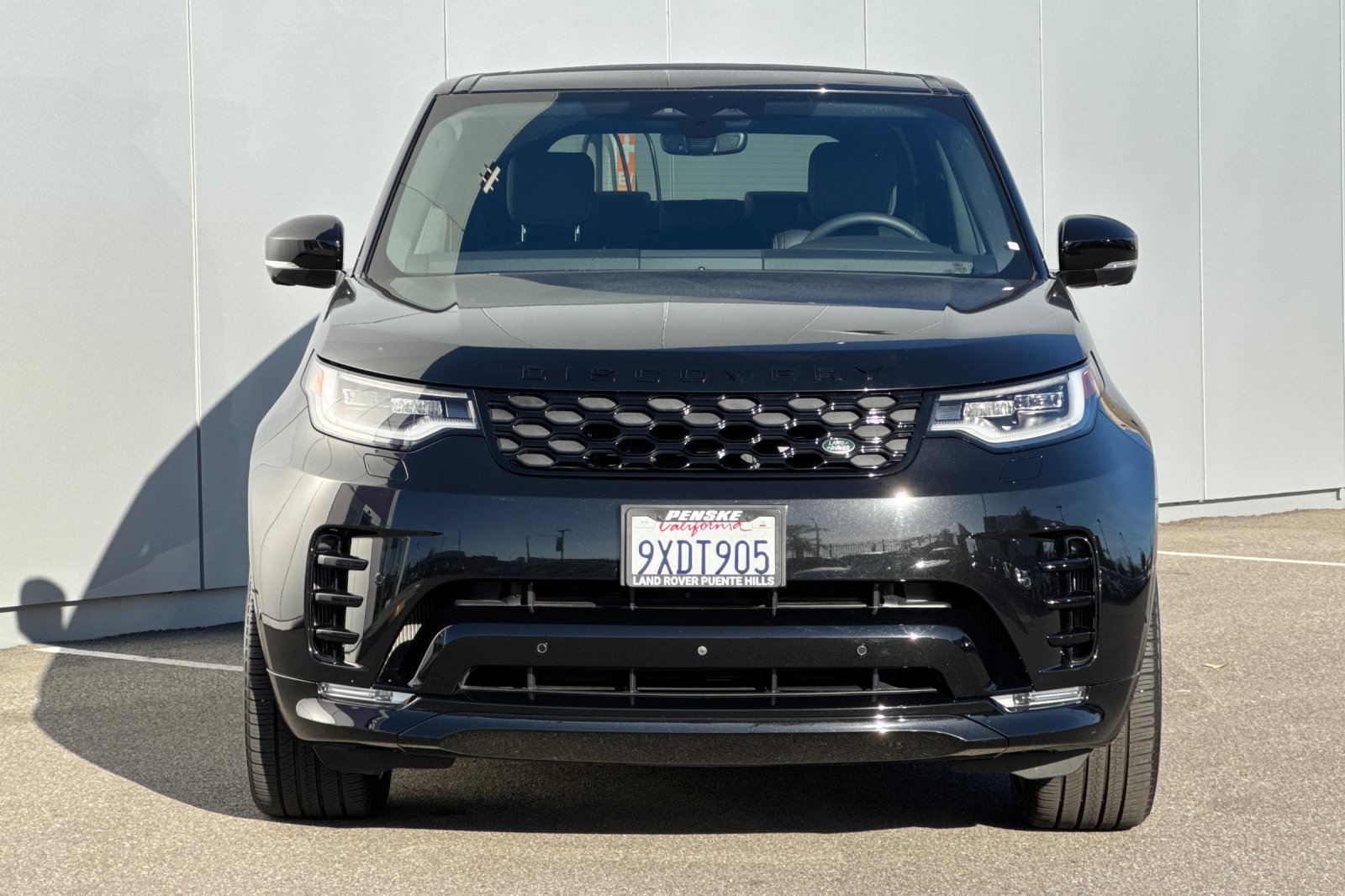 Used 2025 Land Rover Discovery Dynamic SE AWD/4WD image 8